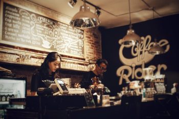 Barista aan het werk