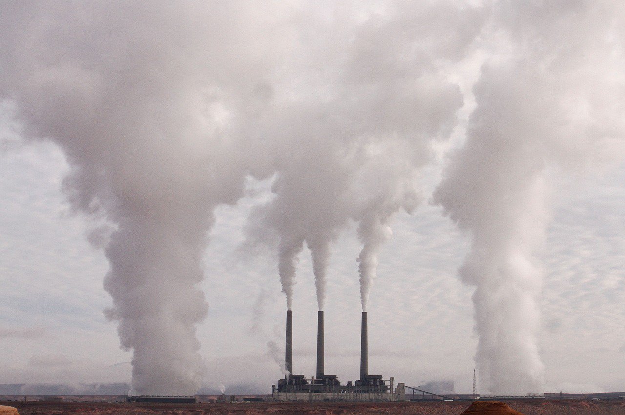 Vervuiling_co2_industrie_milieu_fabriek_duurzaam